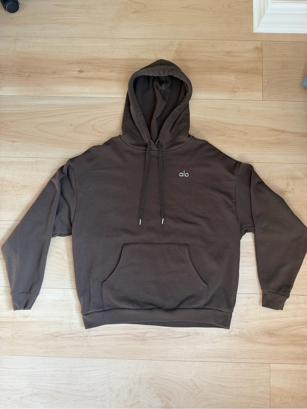 ALO Yoga Men’s Dark Brown Hoodie - Picture 4 of 4